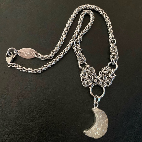 Handmade maille gemstone white druzy quartz crystal crescent moon boho necklace - Picture 9 of 14